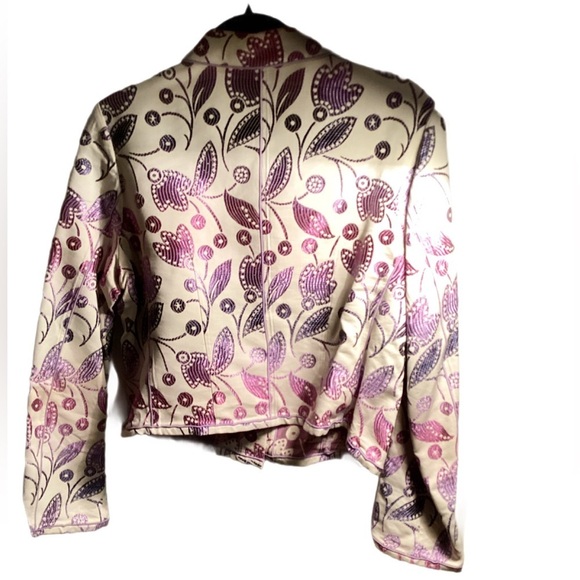 Authentic Vintage Salvatore Ferragamo Classic Floral Jacket and Skirt Suit 14 - Picture 3 of 7